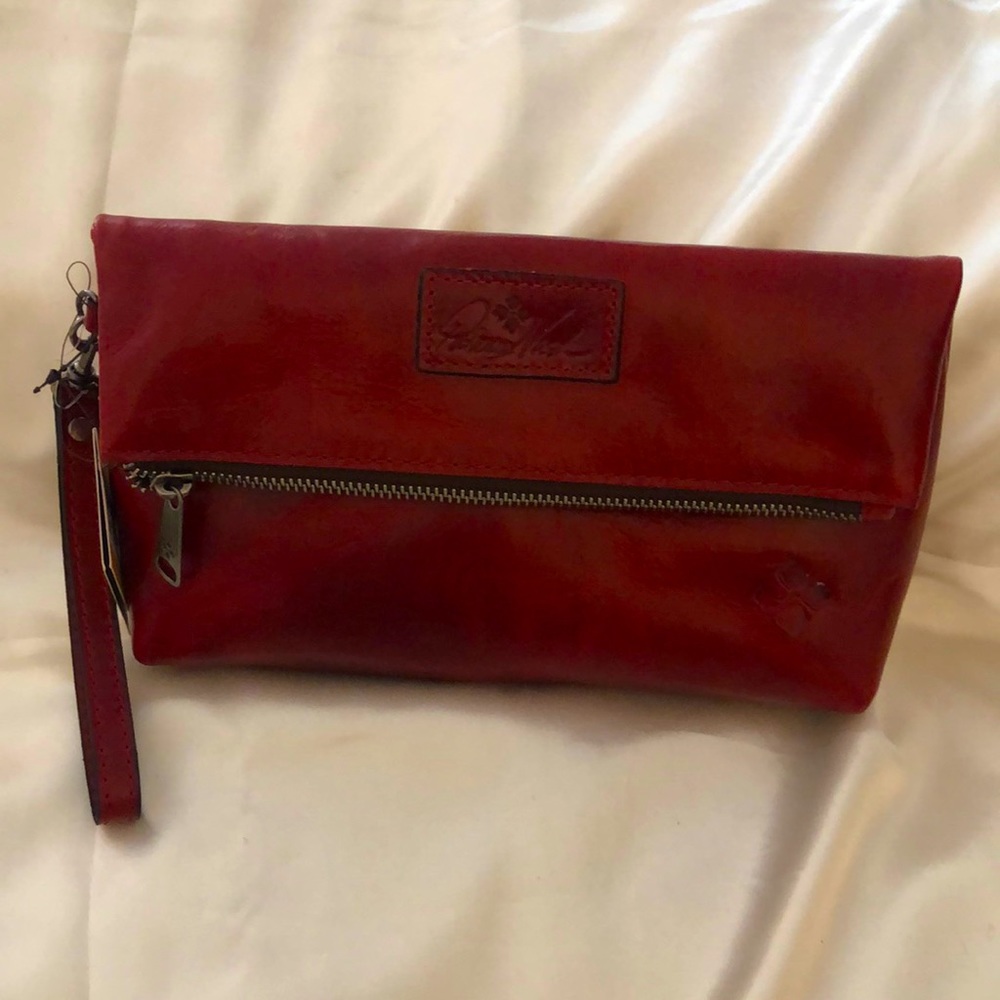 Patricia Nash Valerie Distressed Vintage Berry Red Leather Wristlet NWT & Card